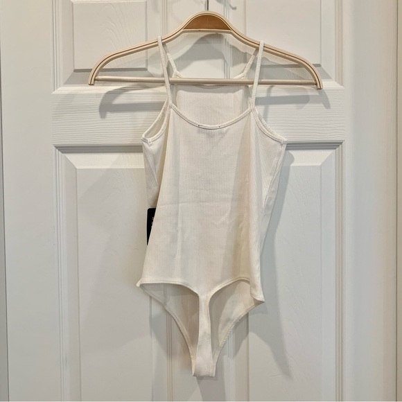 EXPRESS Ivory White Ribbed High Neck Bodysuit - Picture 4 of 7